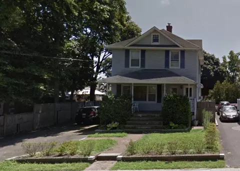 102 Park Ave, Babylon, NY 11702