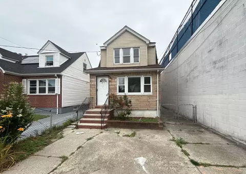 116-45 195th St, Saint Albans, NY 11412