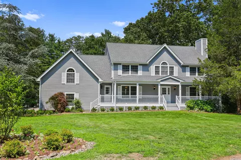 73 Random Farms Dr, New Castle, NY 10514