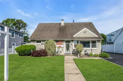 18 Seawane Rd, East Rockaway, NY 11518