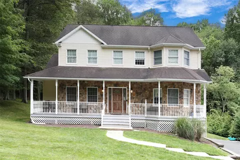 224 N Highland Ave, Pearl River, NY 10965
