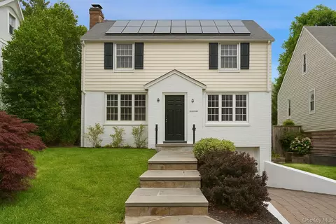 215 Frank Ave, Mamaroneck, NY 10543