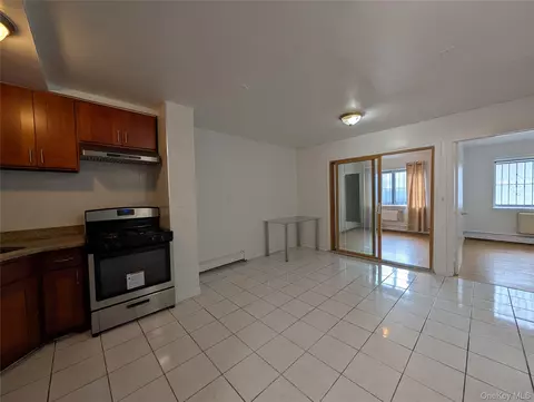 4304 158th St # L4, Flushing, NY 11358