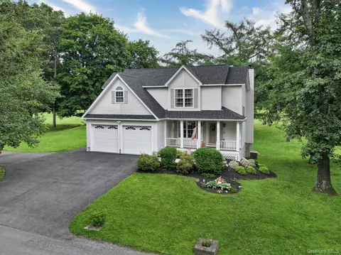 261 East Dr, Walden, NY 12586