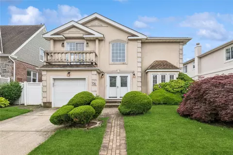 230 W Beech St, Long Beach, NY 11561