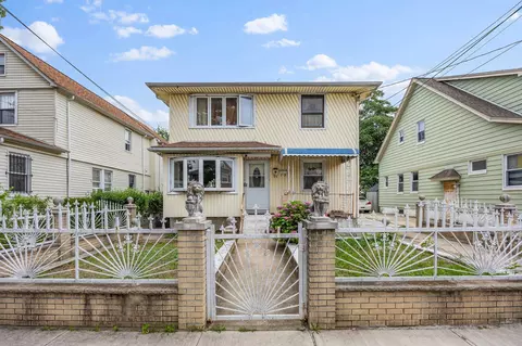 117-27 164th St, Jamaica, NY 11434