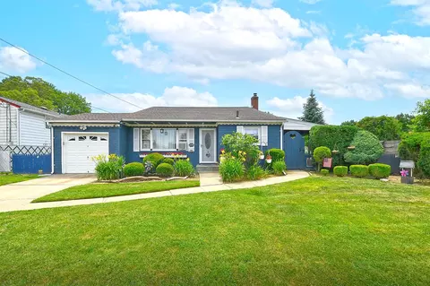 234 Willard Ave, Farmingdale, NY 11735