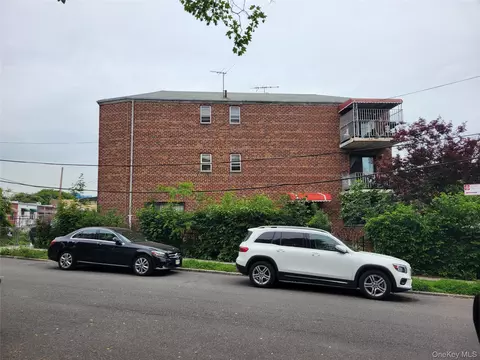 79-15 Kneeland Ave, Elmhurst, NY 11373