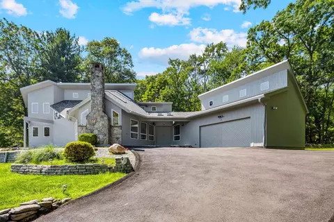 3 Burning Brush Ct, Pomona, NY 10970