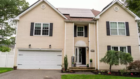 948 Orlando Ave, West Hempstead, NY 11552