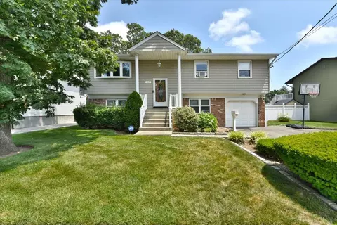 1317 Taft Ave, Merrick, NY 11566
