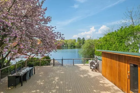 21 Point Dr S, Lake Peekskill, NY 10537