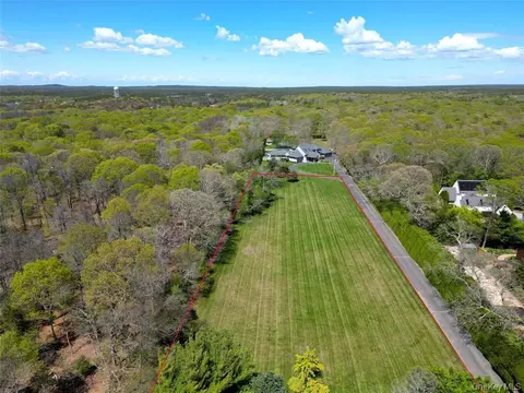 124 N Montauk Hwy N Montauk Highway Hwy N, Southampton, NY 11977