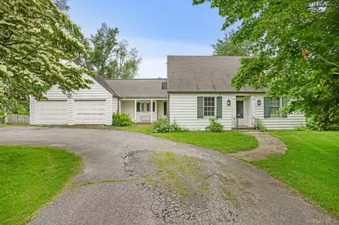 175 Old Quaker Hill Rd, Pawling, NY 12564