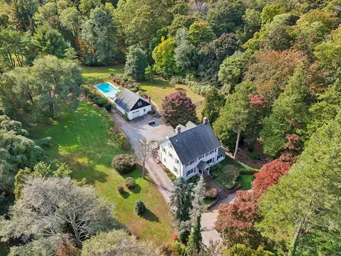 537 Moriches Rd, Saint James, NY 11780