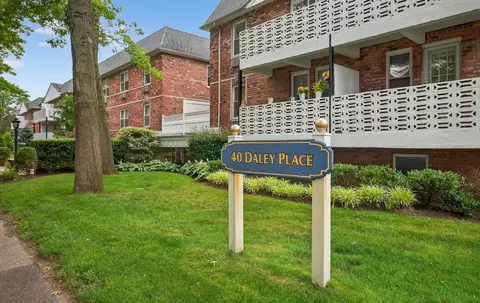 40 Daley Pl #233, Lynbrook, NY 11563