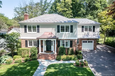 409 Park Ave, North Hempstead, NY 11030