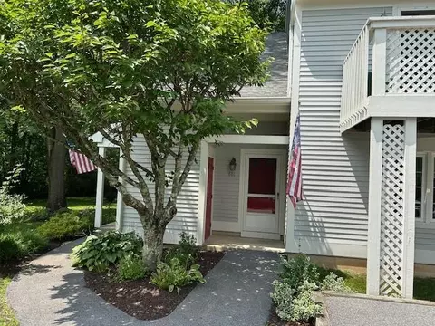 601 Chestnut Dr, Carmel Hamlet, NY 10512