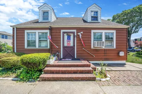 7 Zemek St, Valley Stream, NY 11580