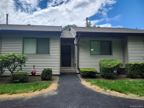 108 Village Rd #B, Yorktown, NY 10598
