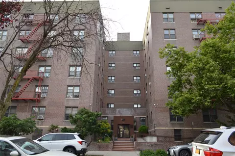147-37 Roosevelt Ave #5A, Flushing, NY 11354
