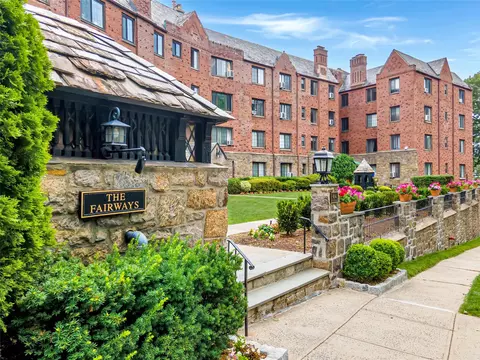 914 Wynnewood Rd #3R, Pelham, NY 10803