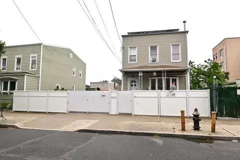 10112 93rd St, New York, NY 11416