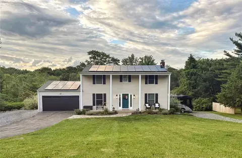 4 High Point Dr, La Grange, NY 12603