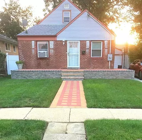 113 Mason St, Hempstead, NY 11550