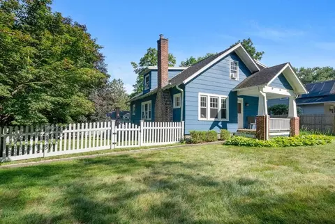 400 Saw Mill River Rd, New Castle, NY 10546