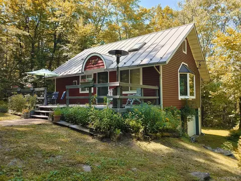 249 High St, Phoenicia, NY 12464