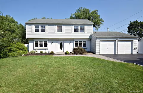 675 Hawkins Rd E, Coram, NY 11727