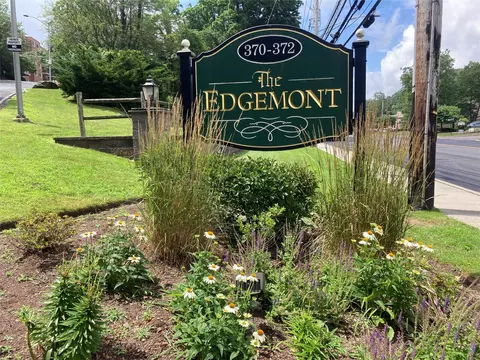 370 Central Park Ave #3D, Greenburgh, NY 10583