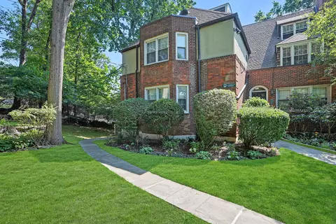 52 Underhill Rd #2B, Greenburgh, NY 10583