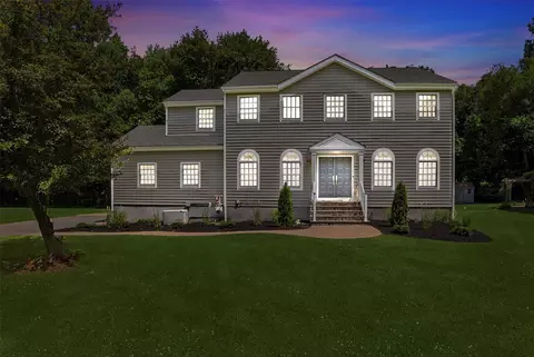 2463 Pinetree Pl, Yorktown, NY 10598