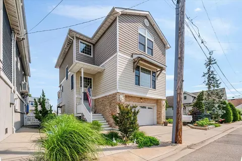 23 Arthur St, Baldwin, NY 11510