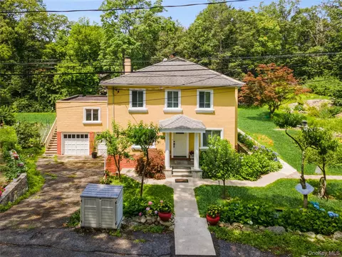 123 Pleasant Rd, Putnam Valley, NY 10537