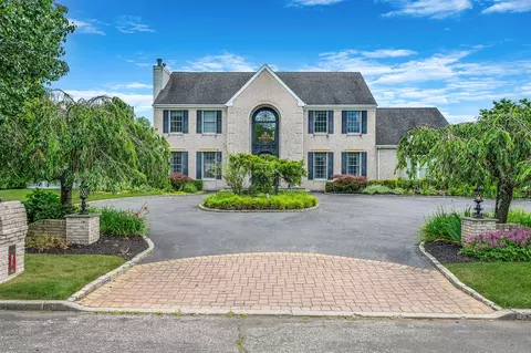 30 Miller Farms Dr, Miller Place, NY 11764
