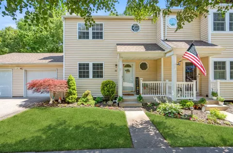 32 Hancock Cmns, Yaphank, NY 11980