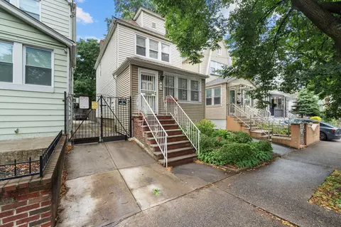 26-33 94th St, East Elmhurst, NY 11369