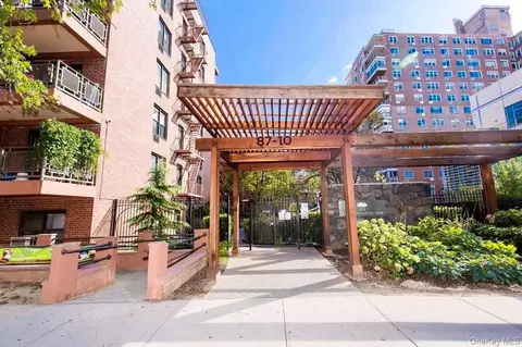 87-10 51st Ave #3E, New York, NY 11373