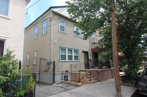 79-31 69th Ave, New York, NY 11379