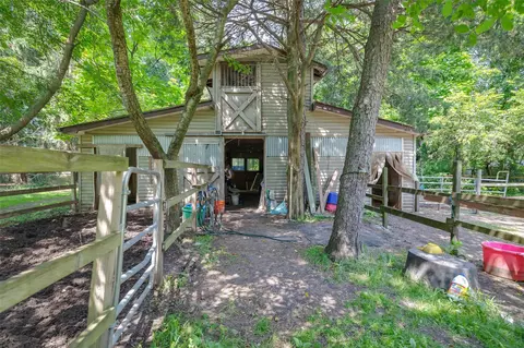 33 N Coleman Rd, Centereach, NY 11720