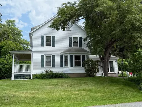 5842 S Elm Ave, North East, NY 12546