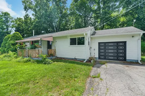 95 Van Vlack Rd, East Fishkill, NY 12533