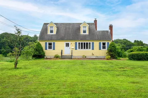 33 Grandview Ave, Pawling, NY 12564