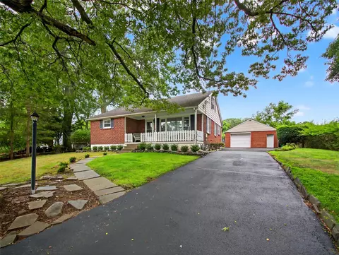 3 Birch St, Ramapo, NY 10952