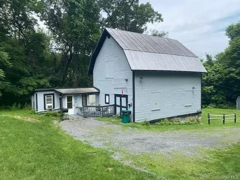 24 Devito Dr, Newburgh Town, NY 12550