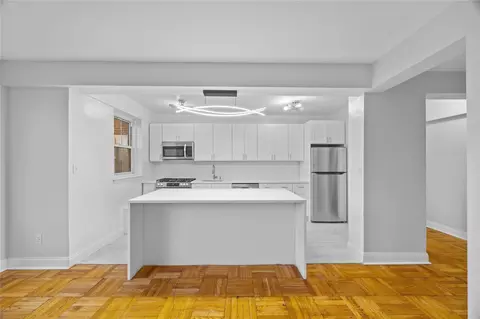 220 Pelham Rd #4P, New Rochelle, NY 10805