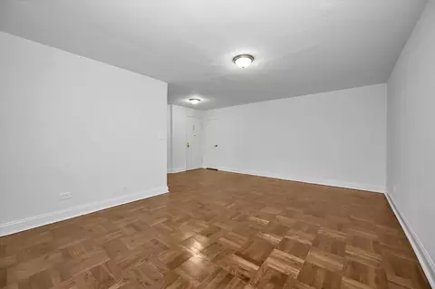 1040 Neilson St #2A, New York, NY 11691